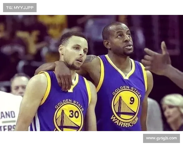 探索NBA历史MVP之路:从乔丹到字母哥的辉煌足迹与挑战 探索NBA历史MVP之路:从乔丹到字母哥的辉煌足迹与挑战